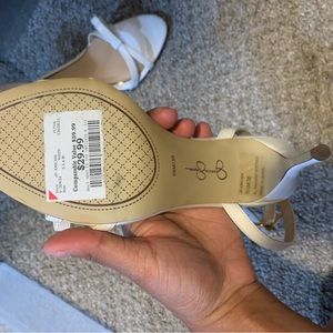 Beautiful,delicate sandals which could be wore for any occasion.